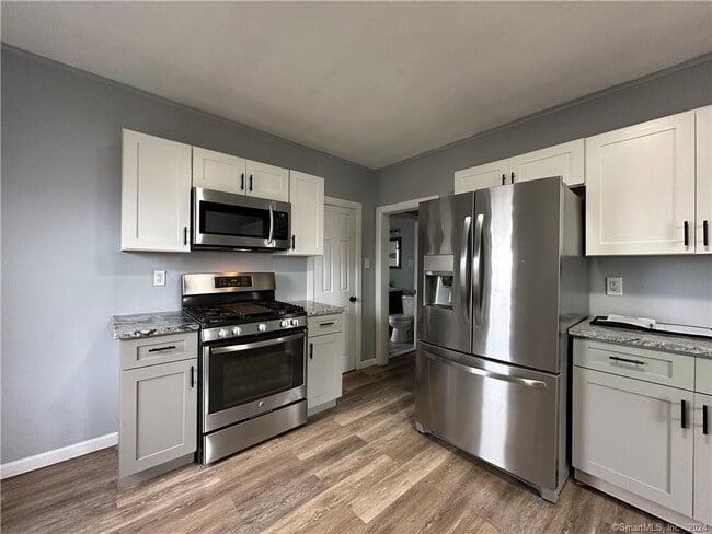 Building Photo - 12 Woodland St Unit 2nd flr