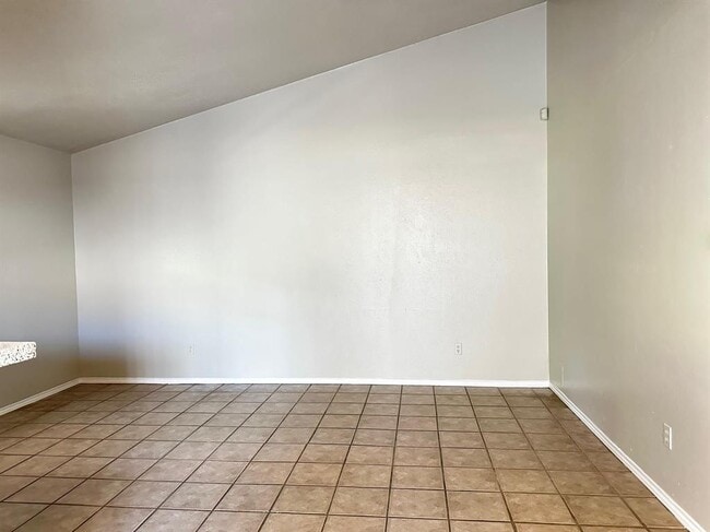 Photo - 1102 Hickory Grove Dr