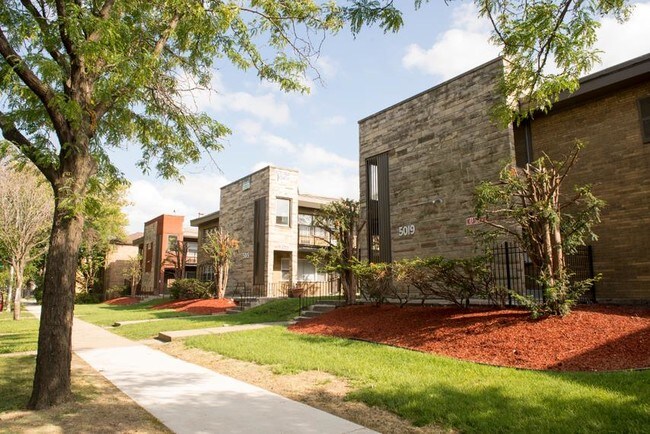 Photo - 5007 W Jackson Blvd