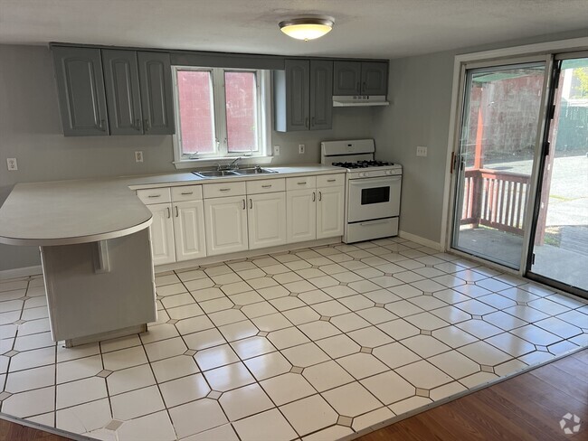 Building Photo - 8 Federal St Unit 1 Rear Rental