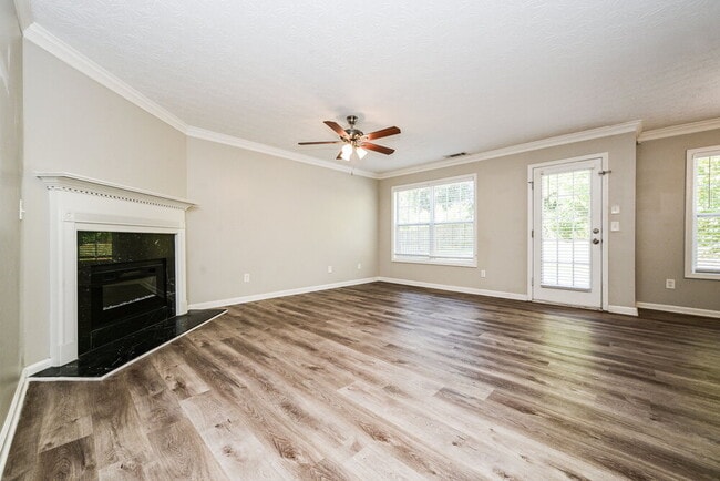 Photo - 145 Trelawney Ln