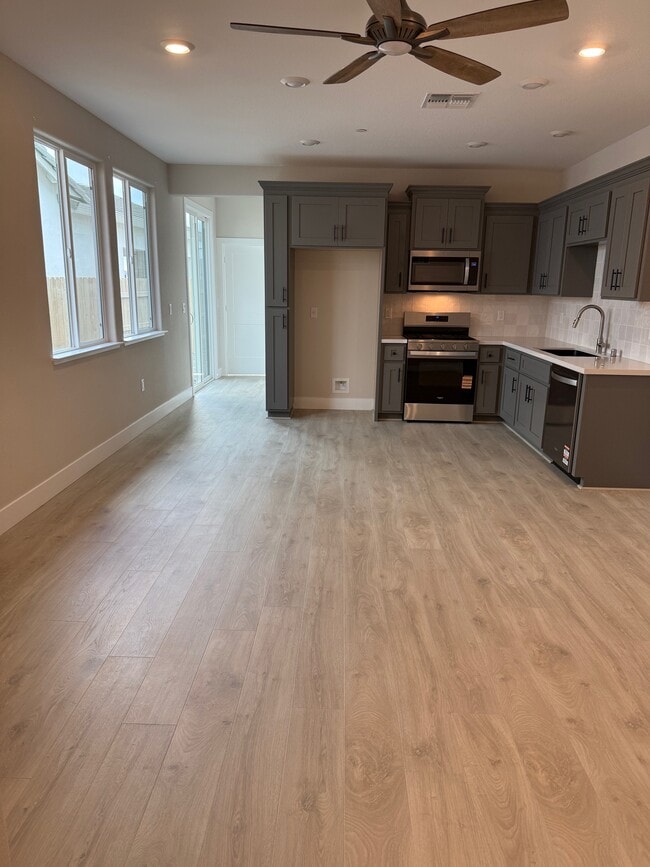 Photo - 4085 Peter's Ct