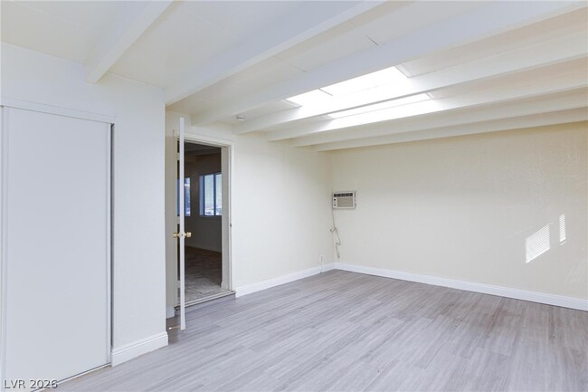 Building Photo - 232 Hillcrest Dr