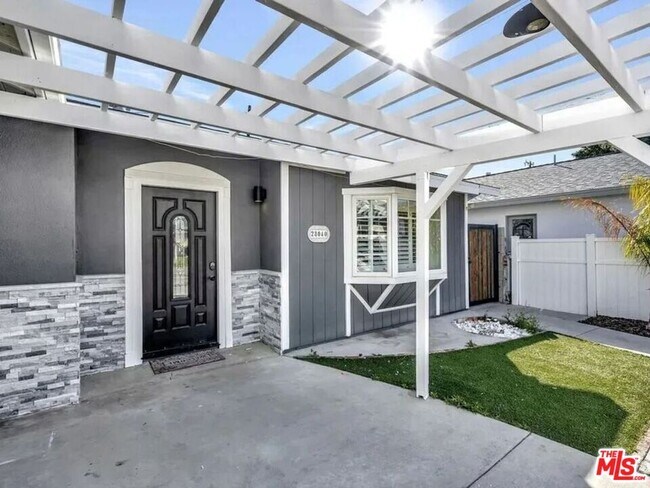 Photo - 28040 Ermine Pl