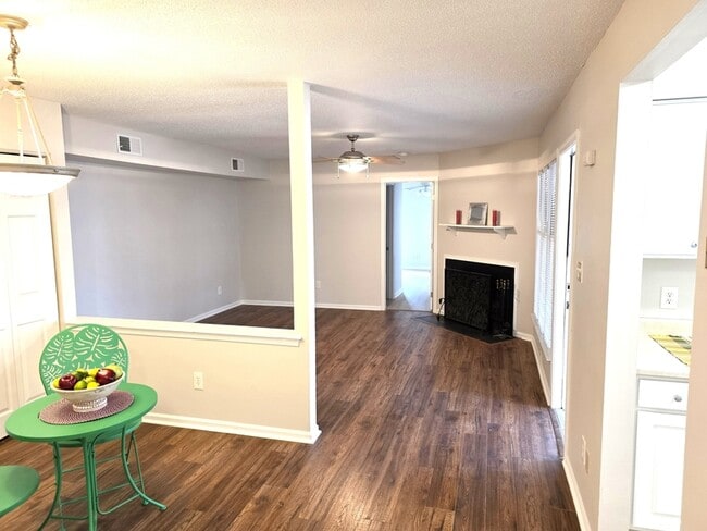 Photo - 2811 Edridge Ct Unidad 202