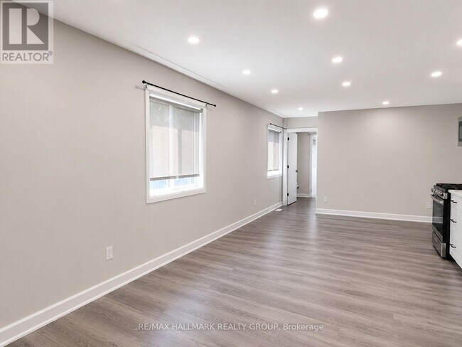 Photo - 131 Camelia Ave