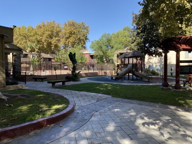 Fotografía del edificio - 18350 Hatteras St Unidad 181