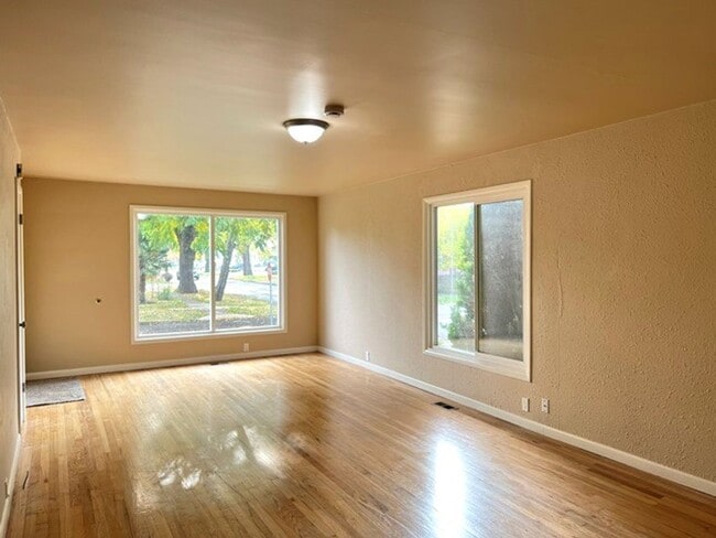 Photo - 2Bd/1Ba Single Story House w/ Basement - A...