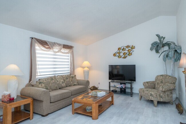 Photo - 30 DAYS OR LONGER RENTAL