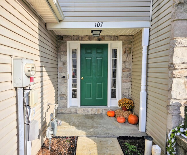 Photo - 107 Acorn Ln