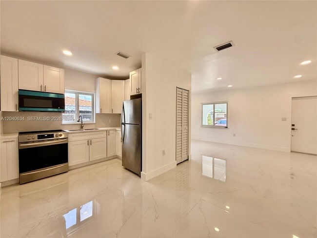 Photo - 228 NW 32nd Ave Unit 230