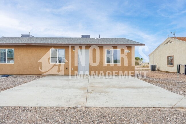 Building Photo - 4020 N Montezuma Dr Unit #2 (214)