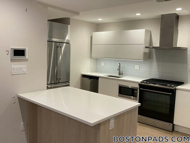 Building Photo - 118 Buttonwood St Rental