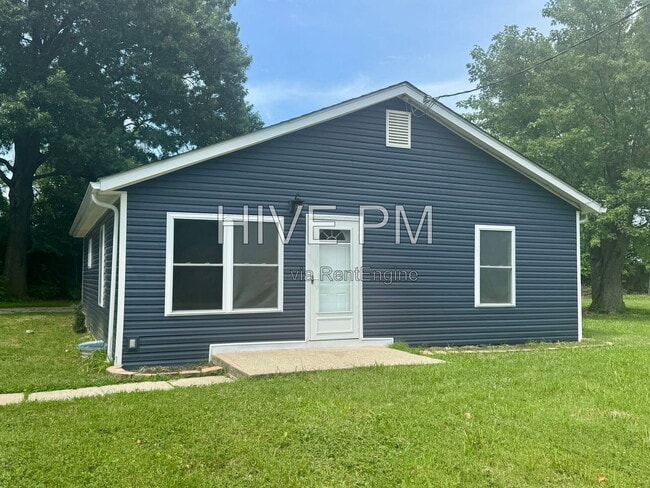 Building Photo - 2366 Wilson Ave
