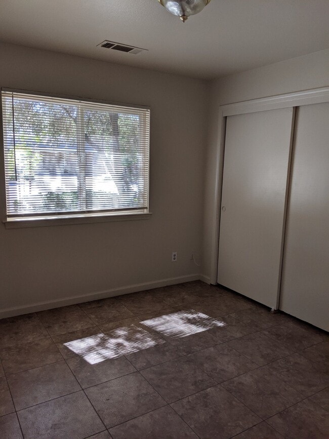 Photo - Four Bedroom Duplex in North Merced. Conve...