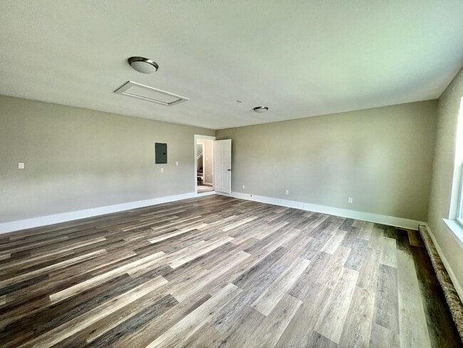 Photo - 1943 Patrician Way