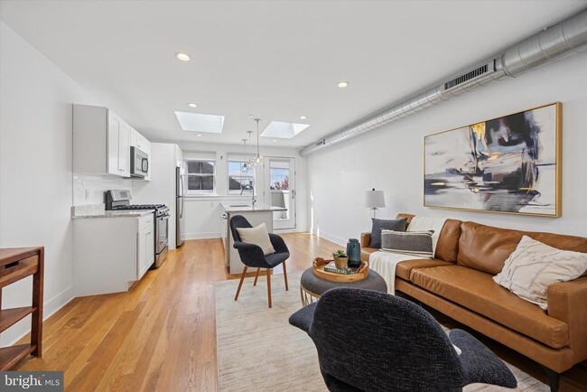 Photo - 1821 Carpenter St Townhome