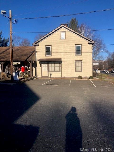 Building Photo - 107 Main St N