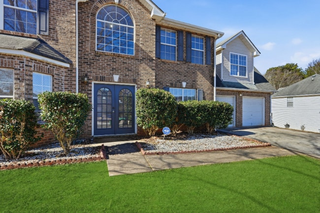 Photo - 589 Wren Walk