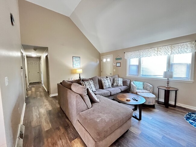 Photo - 94 Cottonwood Ln