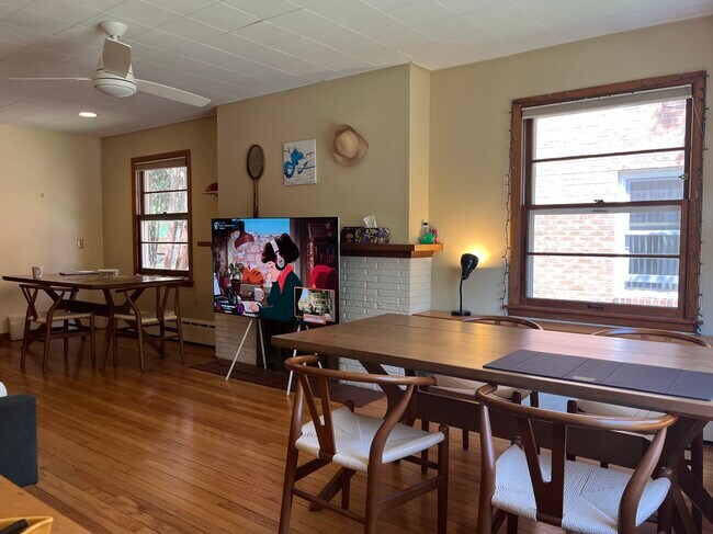 Photo - 1336 Spaight St