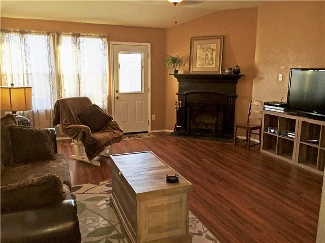 Photo - 584 Arthur Dr
