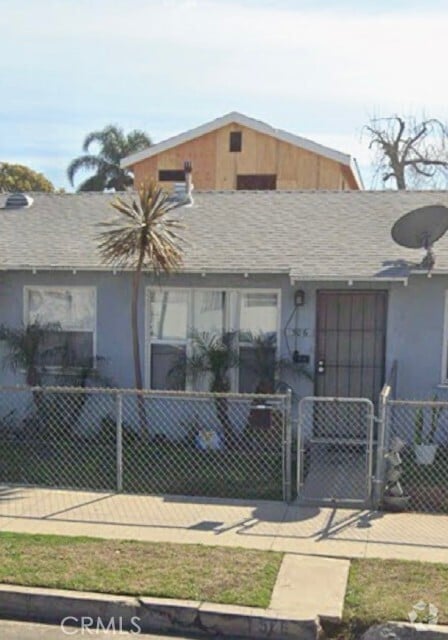Building Photo - 506 W L St Rental