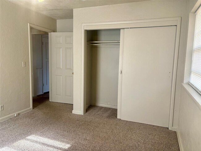 Photo - 4913 N Independence Ave