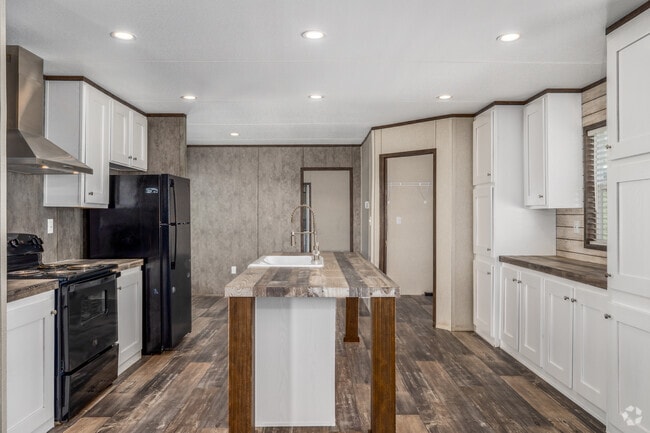 3BR, 2BA - 1,191SF - Kitchen