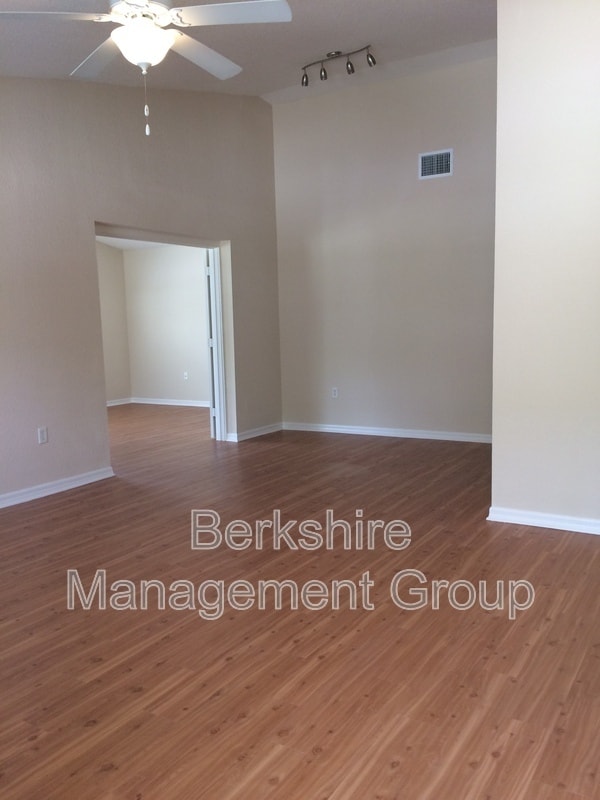 Photo - 1106 Brook Meadow Dr