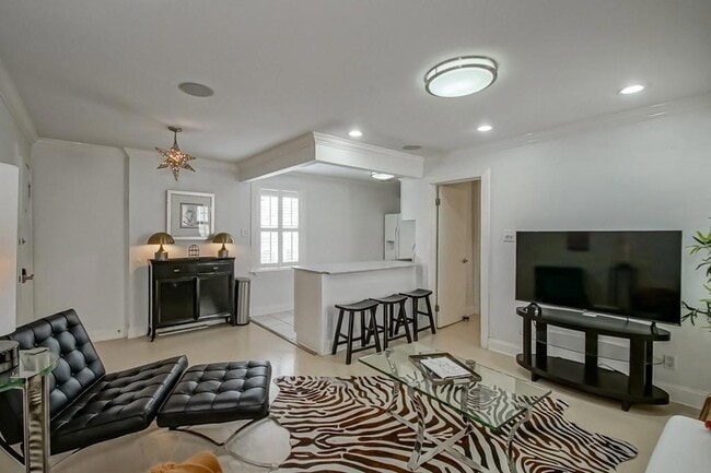 Photo - 1323 Dauphine St Unit 3