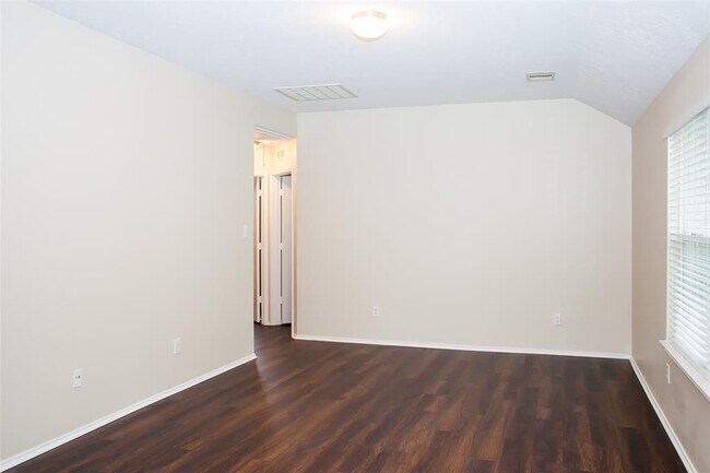 Photo - 2119 Timur Way