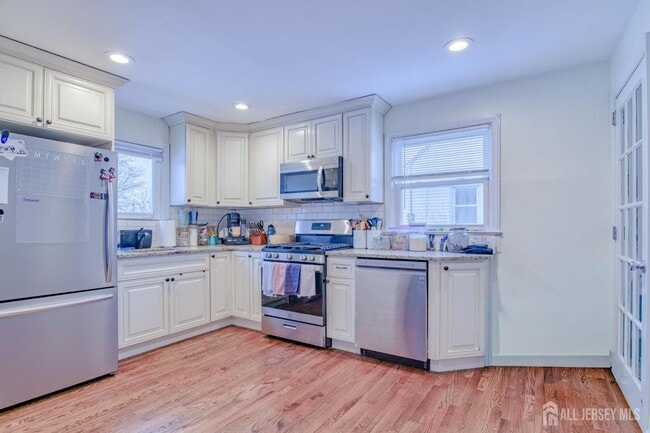 Photo - 186 Prigmore St