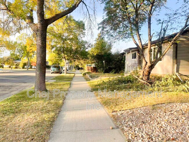 Photo - 10731-10163 163 St NW