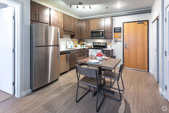 2 BR, 2 BA - C2 - 753 SF - Landmark on Grand River