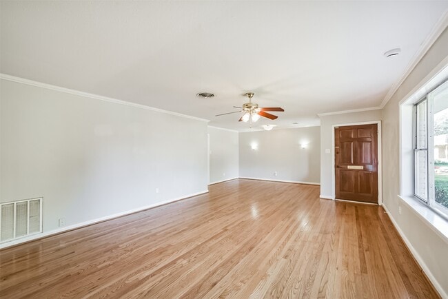 Photo - 5511 Kinglet St