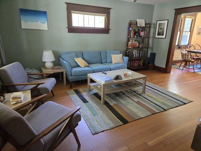 422 W Babcock St