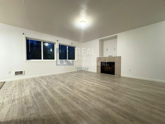 Photo - Akshanx LLC - 425/427 (Cascade Group - Silver) Unit 425