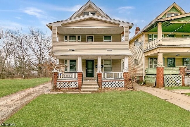 9805 Lamontier Ave Unit Upstairs