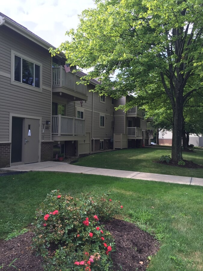 Hunter's Path Apartments - Hunter's Path Apartments