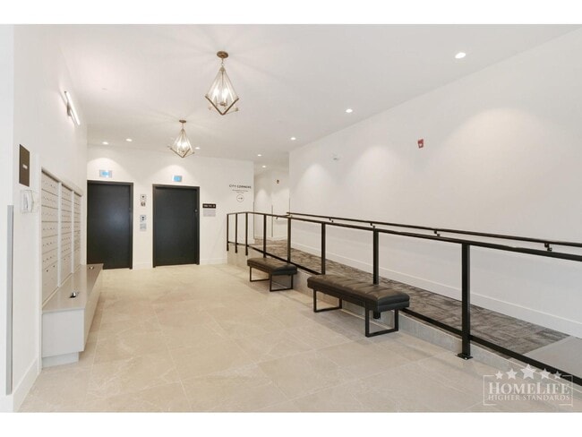 Photo - 10065-10133 133 St Unit 617