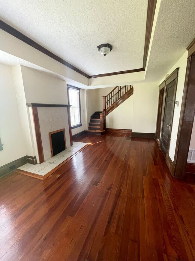 Photo - SIL1739      8 Unit 1739  SILVER STREET