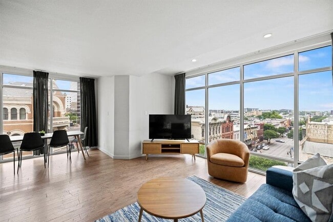 Photo - 119 E 6th St Unit 701