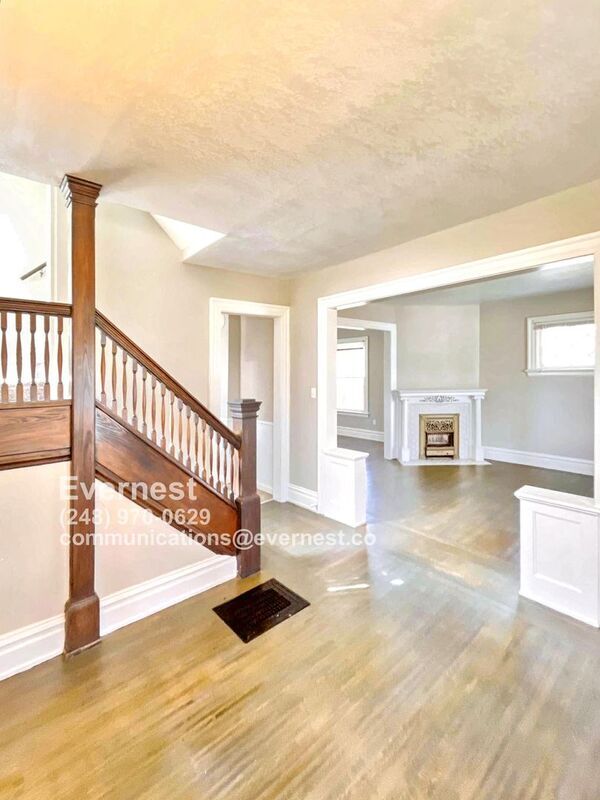 Photo - 121 Machen St