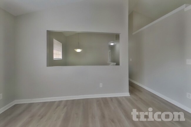 5733 Partin Ln