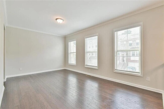 Photo - 380 Provenance Dr