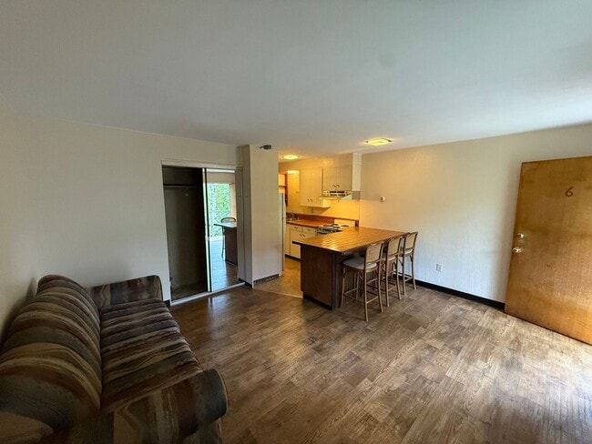 Photo - 433 E Dowling Rd Unit 6