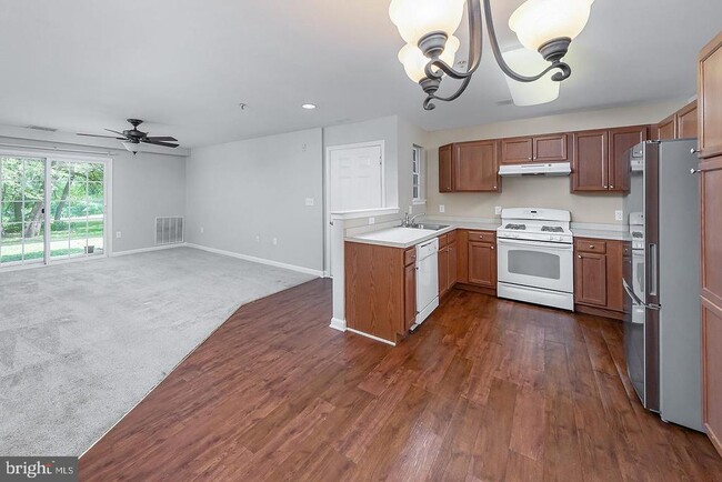 Photo - 1122 Tristram Cir