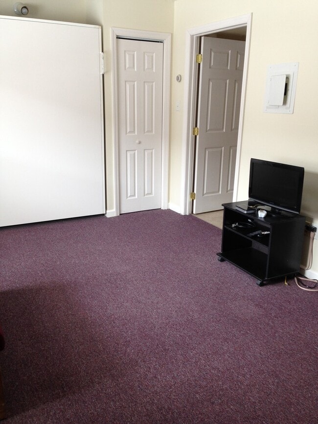 Photo - Studio Apartment at College Court -- SUBLET STARTING 02/01/2026