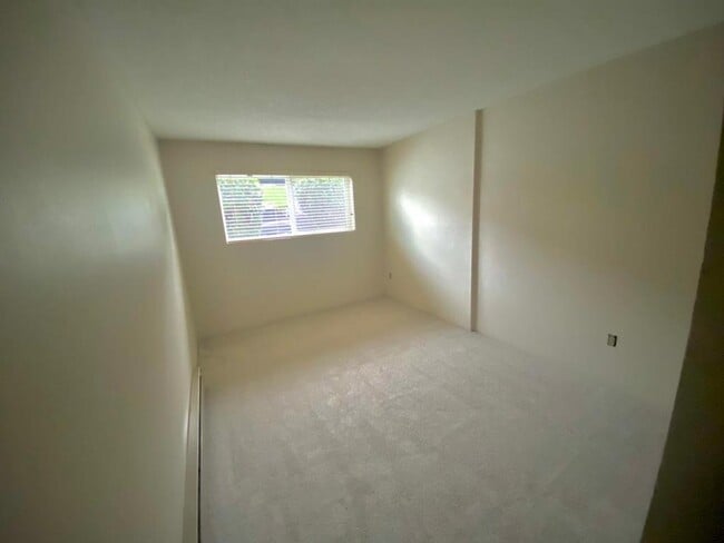 Photo - 15210 Macadam Rd S